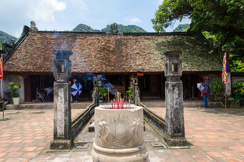 411 - Vietnam - Hoa Lu - templo a Le Dai Hanh 04